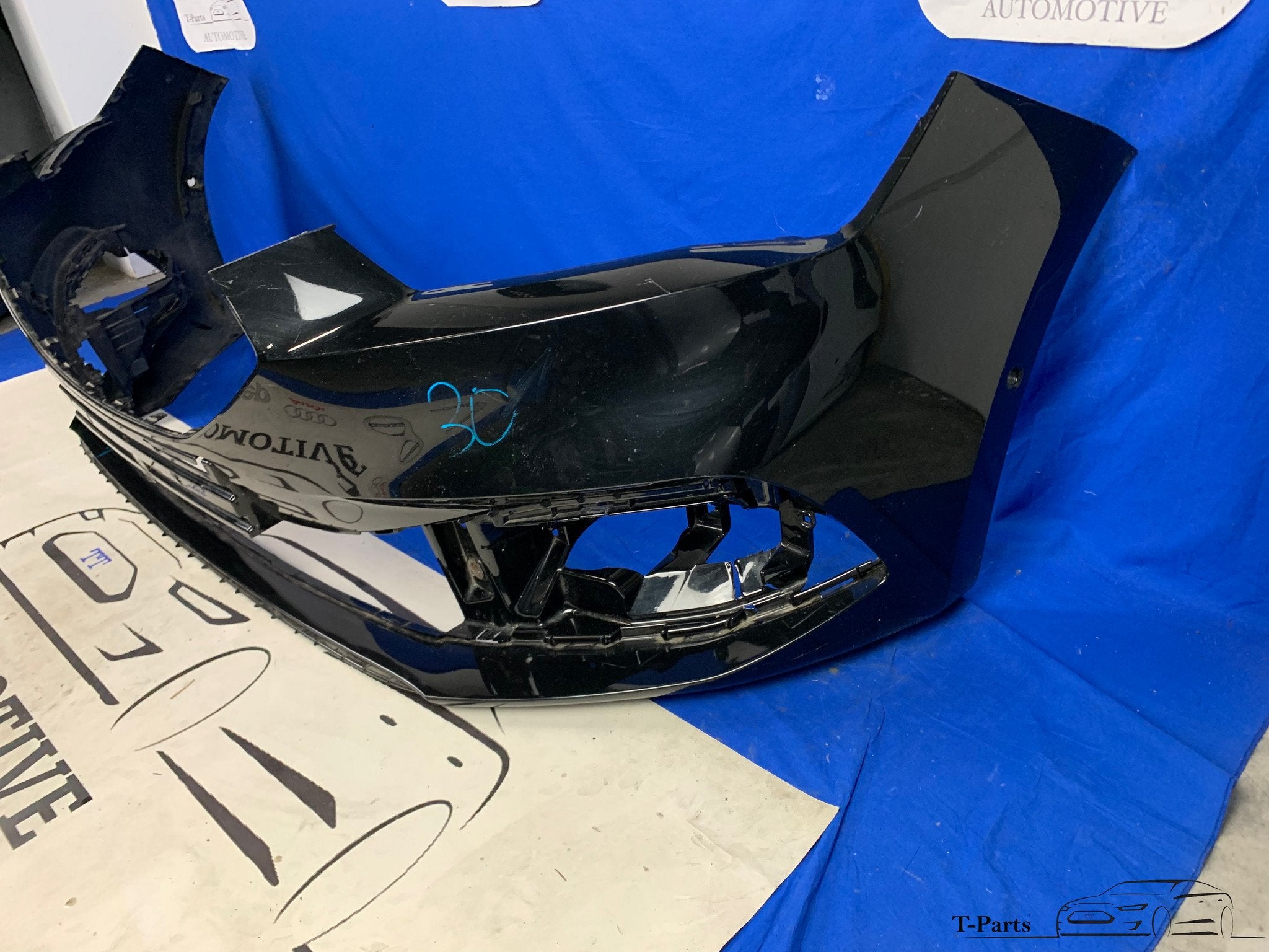 Seat Leon voorbumper 2019+ bumper, Gebruikt, Autovia A-2, Km 585 585
08760  Martorell, ES, Ophalen of Verzenden, SEAT S.A.