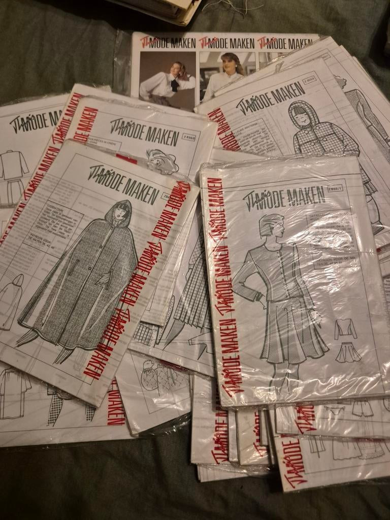 Verschillende vintage kleding patronen (Thuis Mode Maken), Hobby en Vrije tijd, Kledingpatronen, Overige merken, Overige typen