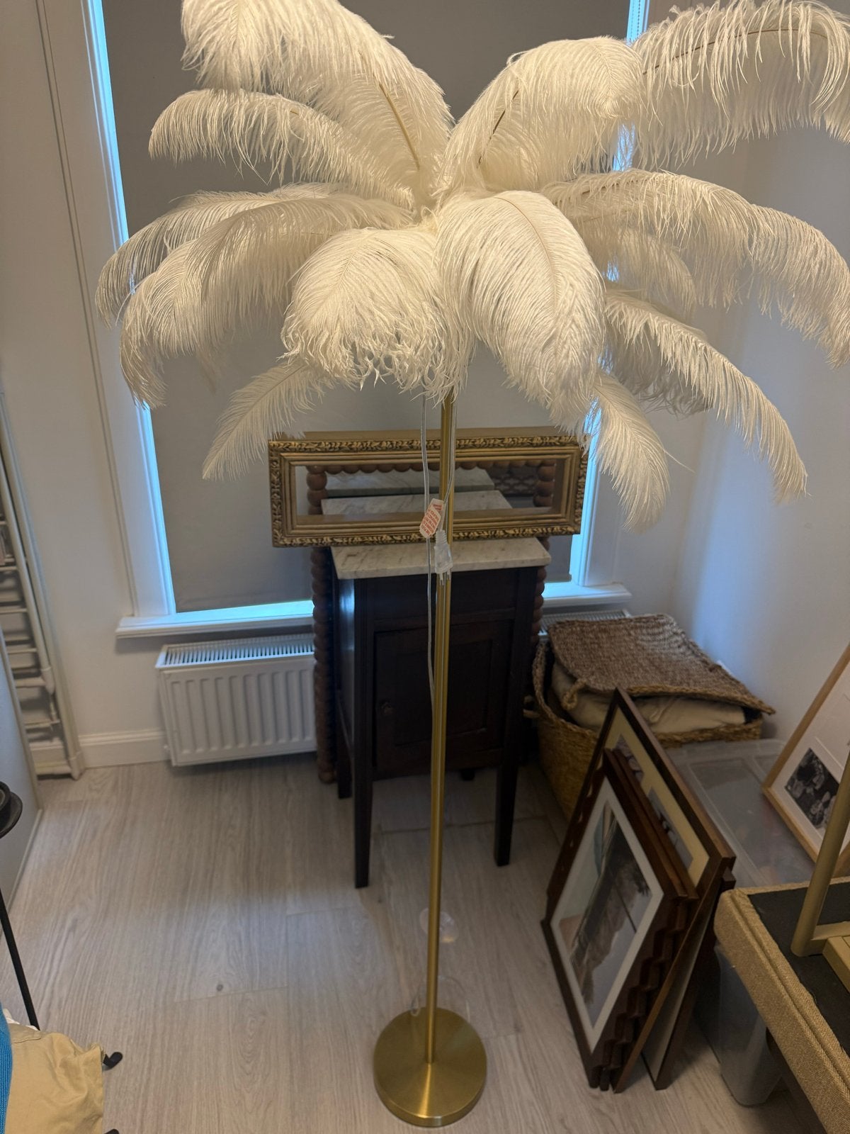 Luxe Veren Vloerlamp westwing - Goudkleurig met Witte Veren, Ophalen, E27 (groot), Zo goed als nieuw, Metaal