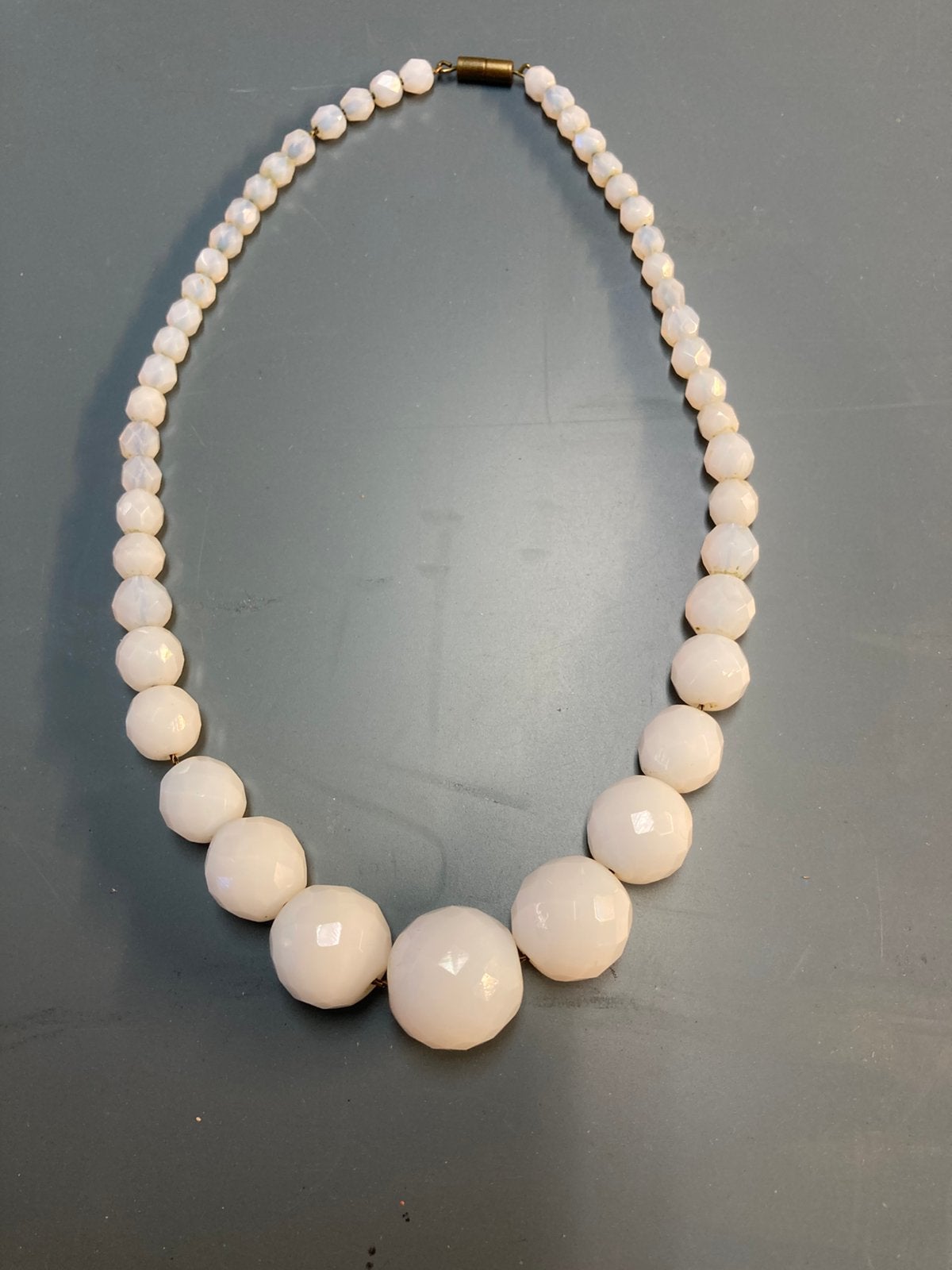 Opaliserend facet geslepen glas ketting, Ophalen of Verzenden, Dames