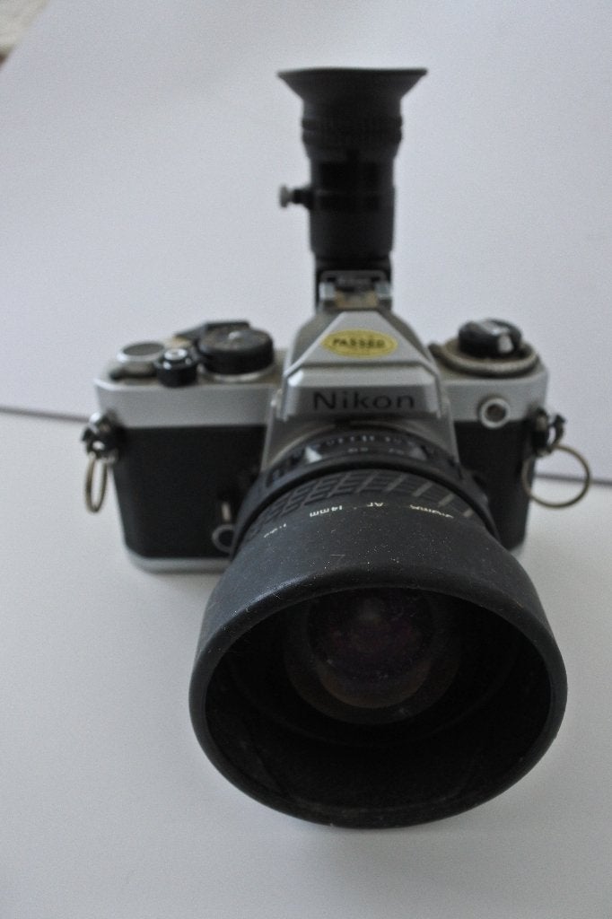 Sigma 14mm lens  AF 1:3,5 en Nikon hoekzoeker +camera, Ophalen of Verzenden, Zo goed als nieuw