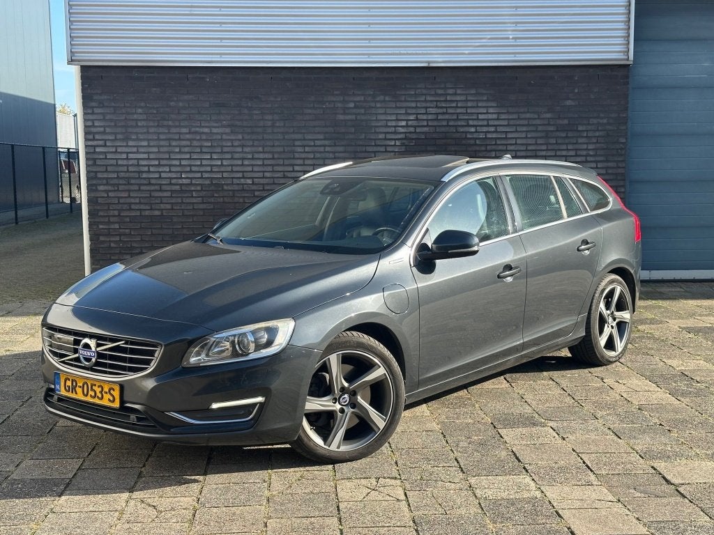 Volvo V60 2.4 D6 AWD Pl.i.Pu.L, Auto's, Automaat, Zwart, Leder, 11 kWh