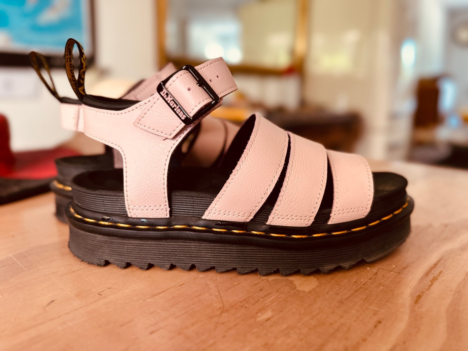 Dr. Martens Blaire Sandalen - Roze, Zo goed als nieuw, Roze, Sandalen of Muiltjes, Ophalen of Verzenden