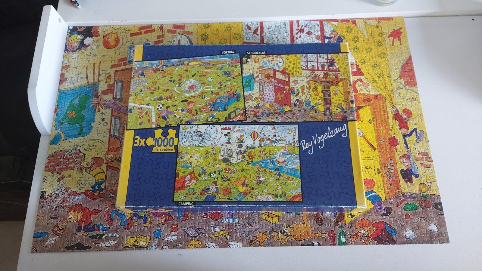 puzzels 3x1000 Roy vogelzang voetbal,schoolklas en camping, Ophalen of Verzenden, 500 t/m 1500 stukjes, Zo goed als nieuw