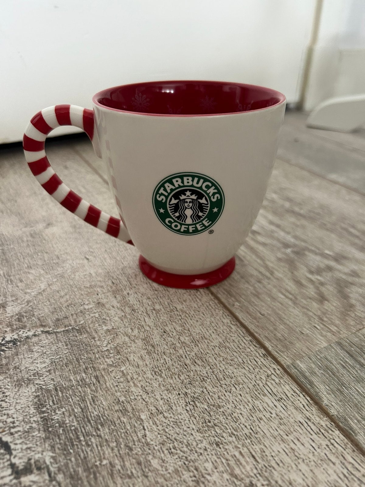 Vintage Starbucks Kerstmok Candy Cane  (2008) – 355 ml, Gebruikt, Keramiek, Ophalen of Verzenden, Overige stijlen