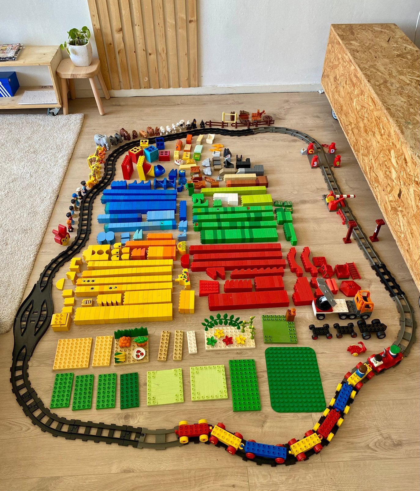 DUPLO - rails, trein, dieren, poppetjes, voertuigen & stenen, Ophalen, Zo goed als nieuw, Compleet, Duplo