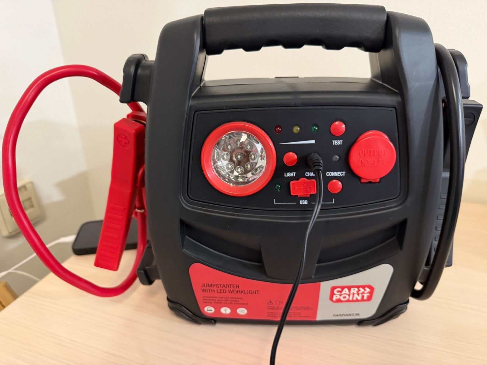 Carpoint Jumpstarter met LED werklamp, Auto diversen, Ophalen of Verzenden, Gebruikt