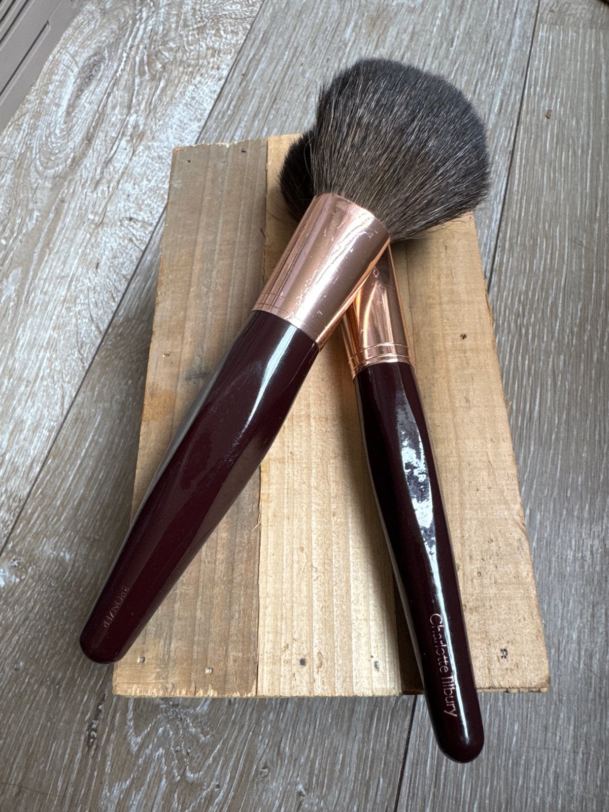 Charlotte Tilbury Bronzer & Blush Kwasten Set, Wangen, Gebruikt, Bruin, Ophalen of Verzenden