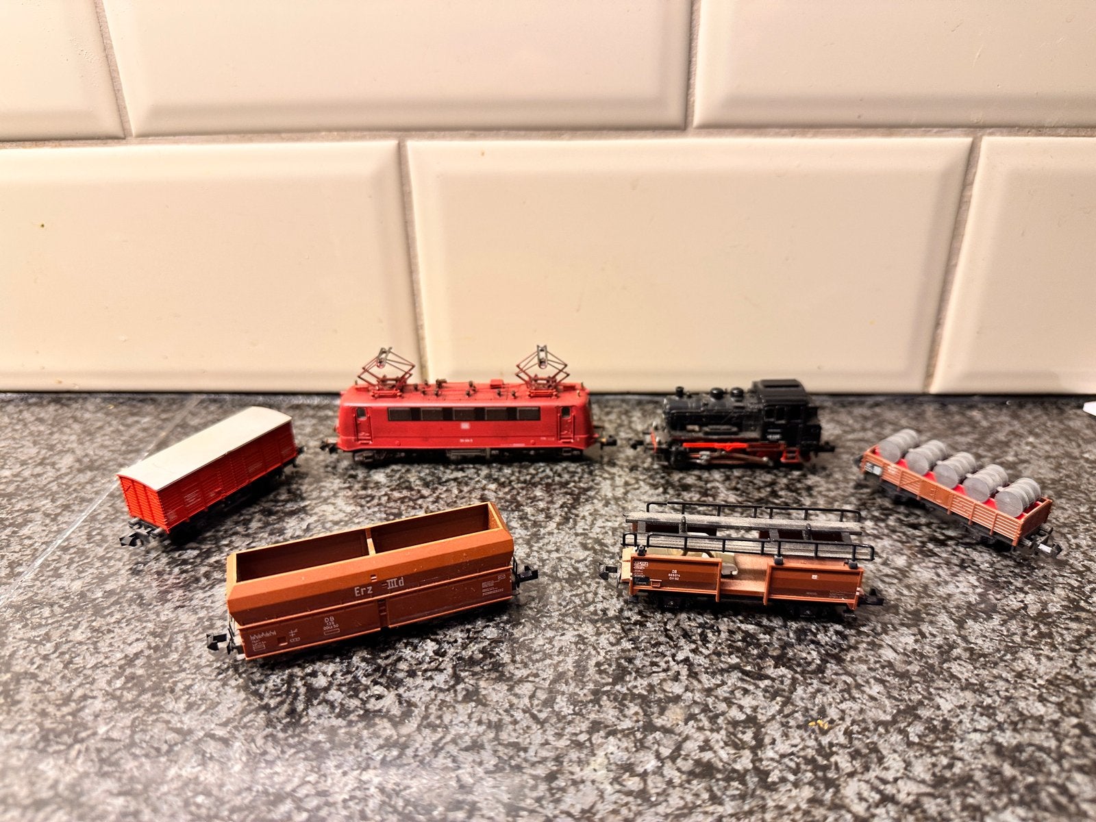 Modelspoor N-schaal: Locomotieven (defect) & Wagons, Gelijkstroom, Trix, Ophalen of Verzenden, Gebruikt