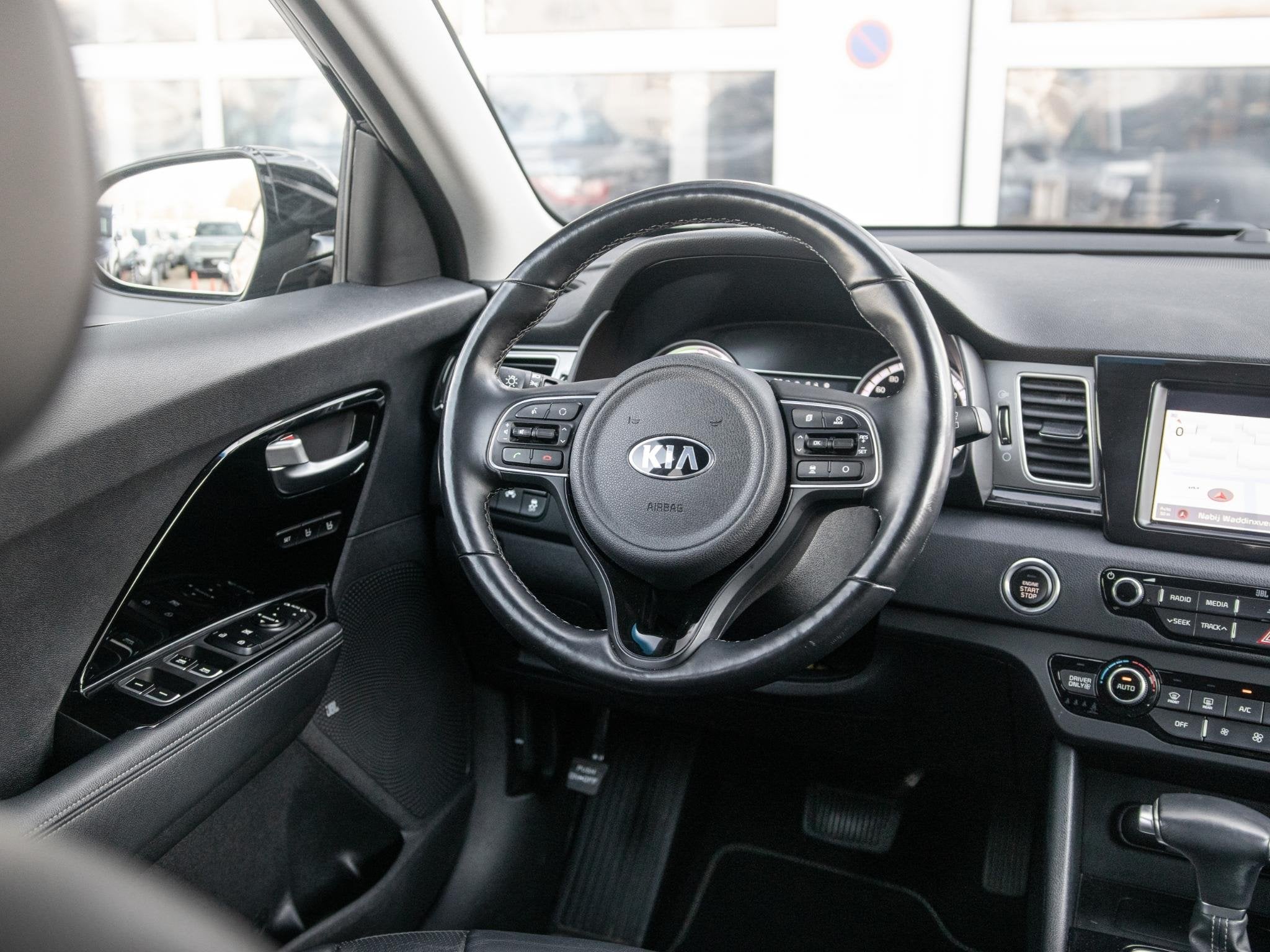 Foto 15 van Kia Niro 1.6 GDi Hybrid ExecutiveLine l lederen bekleding l