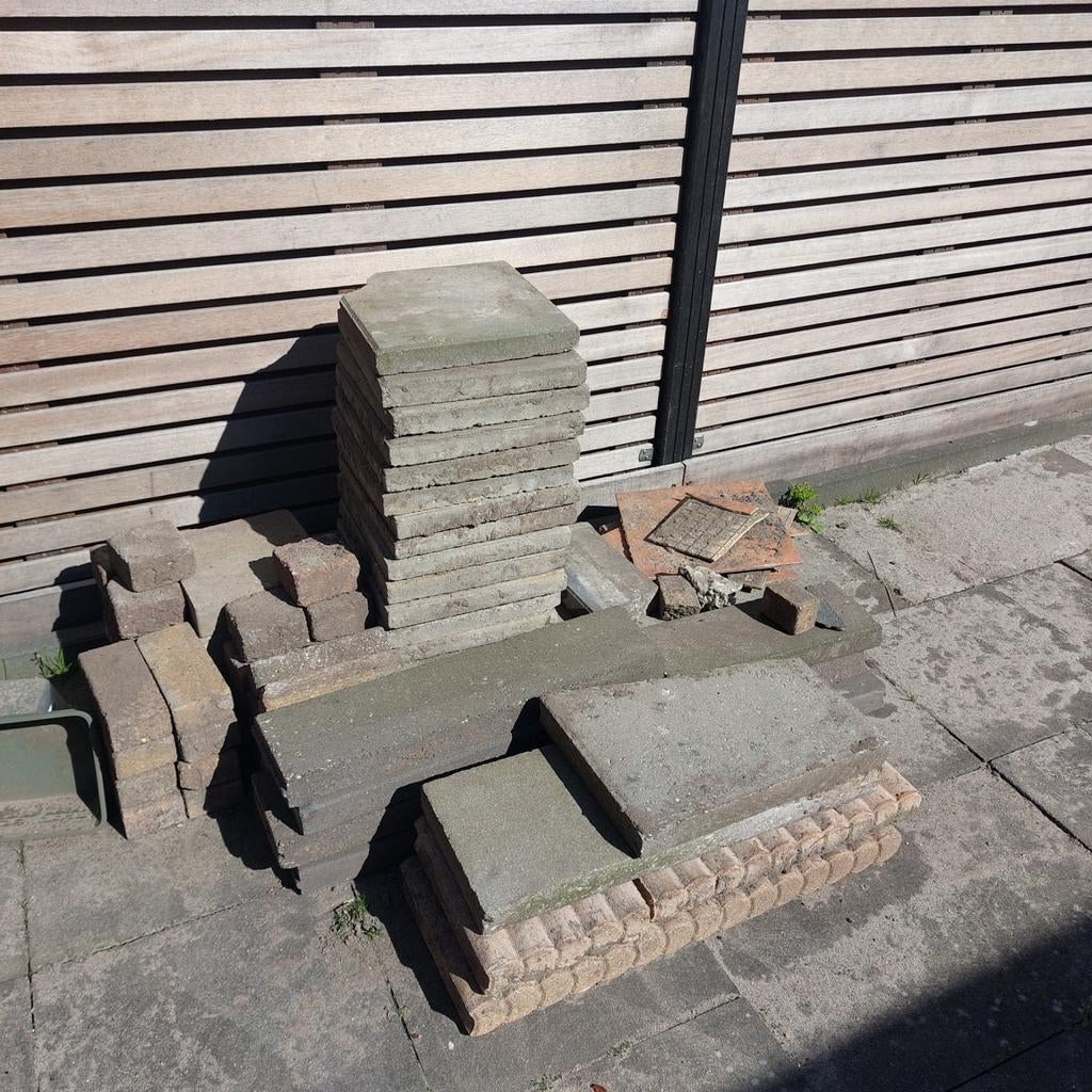 Stenen uit de tuin GRATIS, Tuin en Terras, Tegels en Klinkers, Ophalen, Beton, Klinkers