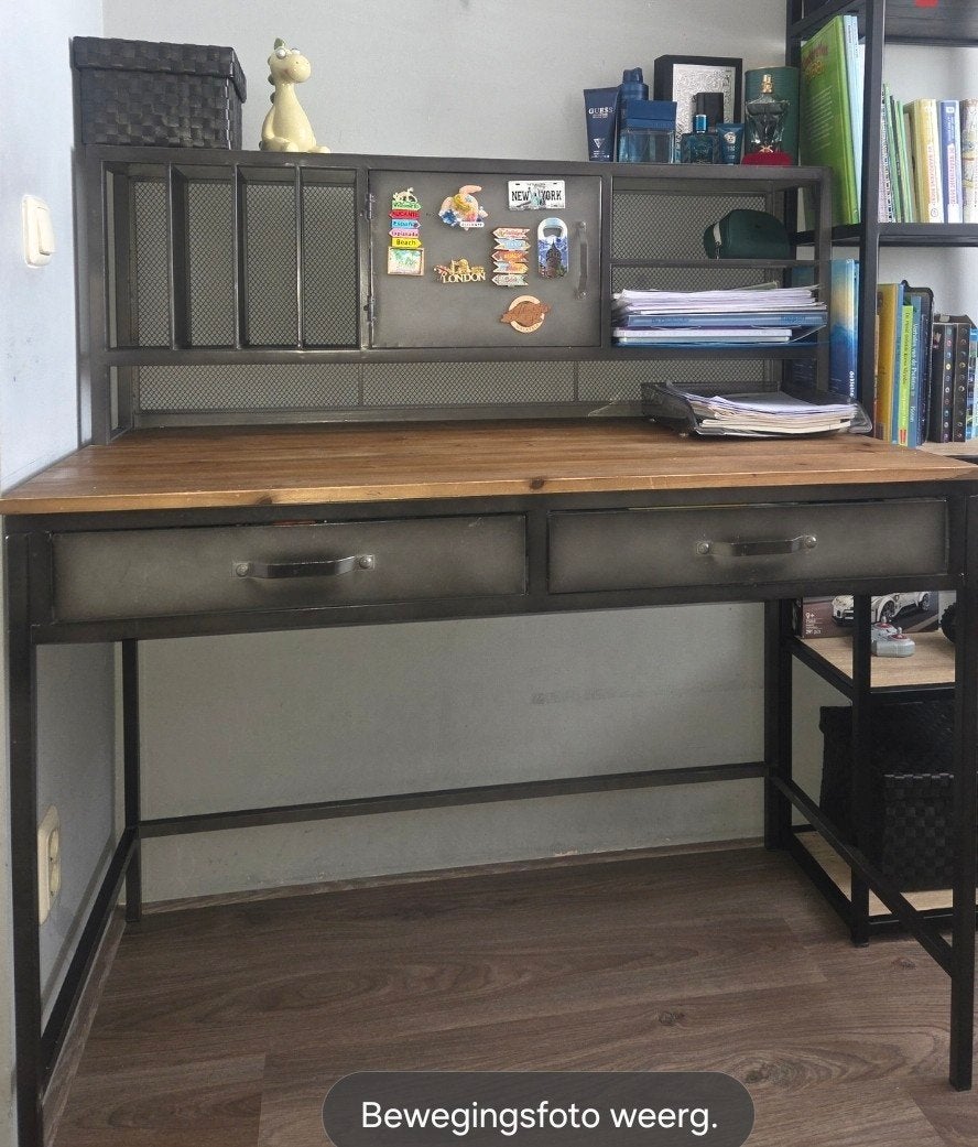 Maison du Monde bureau, Ophalen