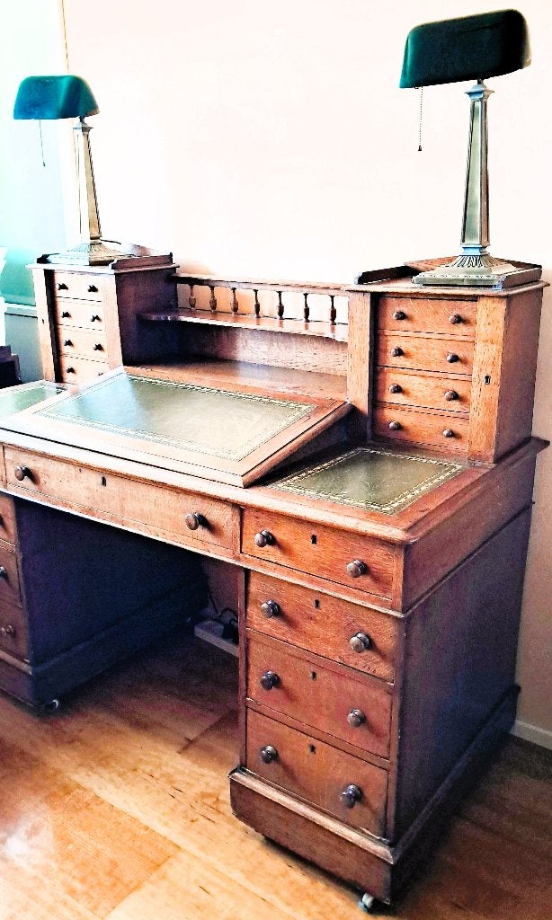 Foto 3 van Uniek Antiek Eiken Dickens Bureau (ca. 1910) – Blikvanger!