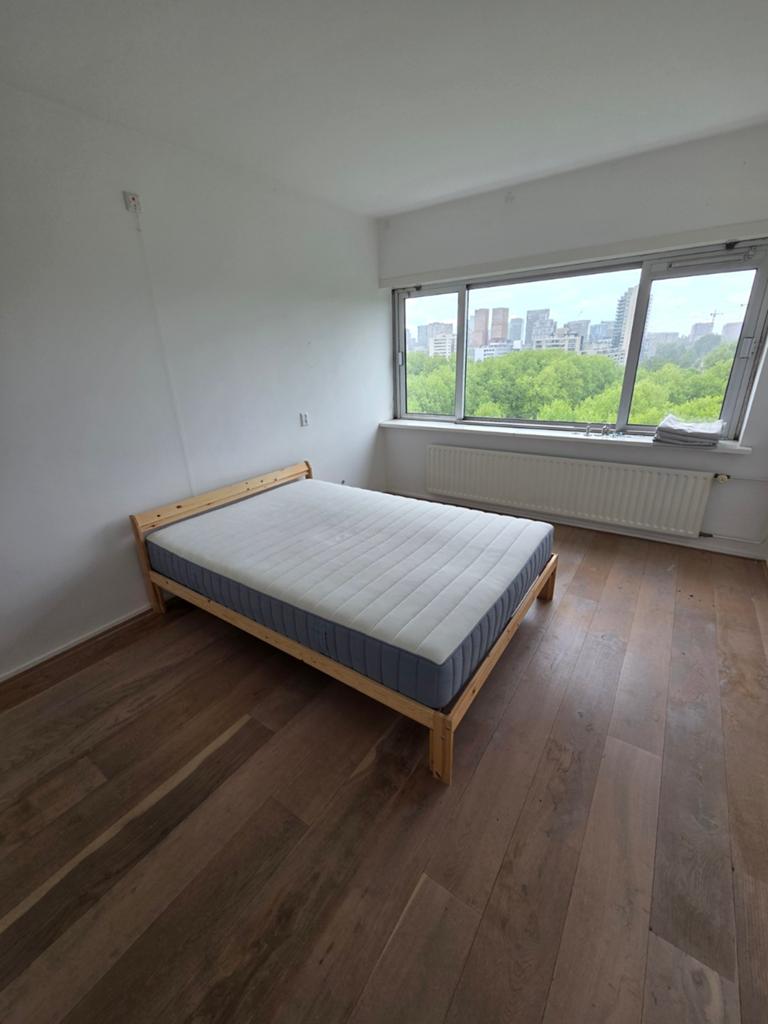 Ikea bedframe and mattress 140x200 cm, Huis en Inrichting, Slaapkamer | Beddengoed, Ophalen, Zo goed als nieuw, Tweepersoons, Bruin