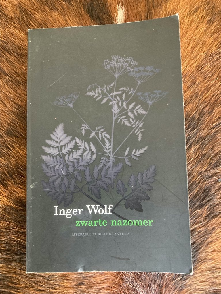 Zwarte nazomer - Inger Wolf - thriller , Ophalen of Verzenden, Zo goed als nieuw, Inger Wolf, Scandinavië