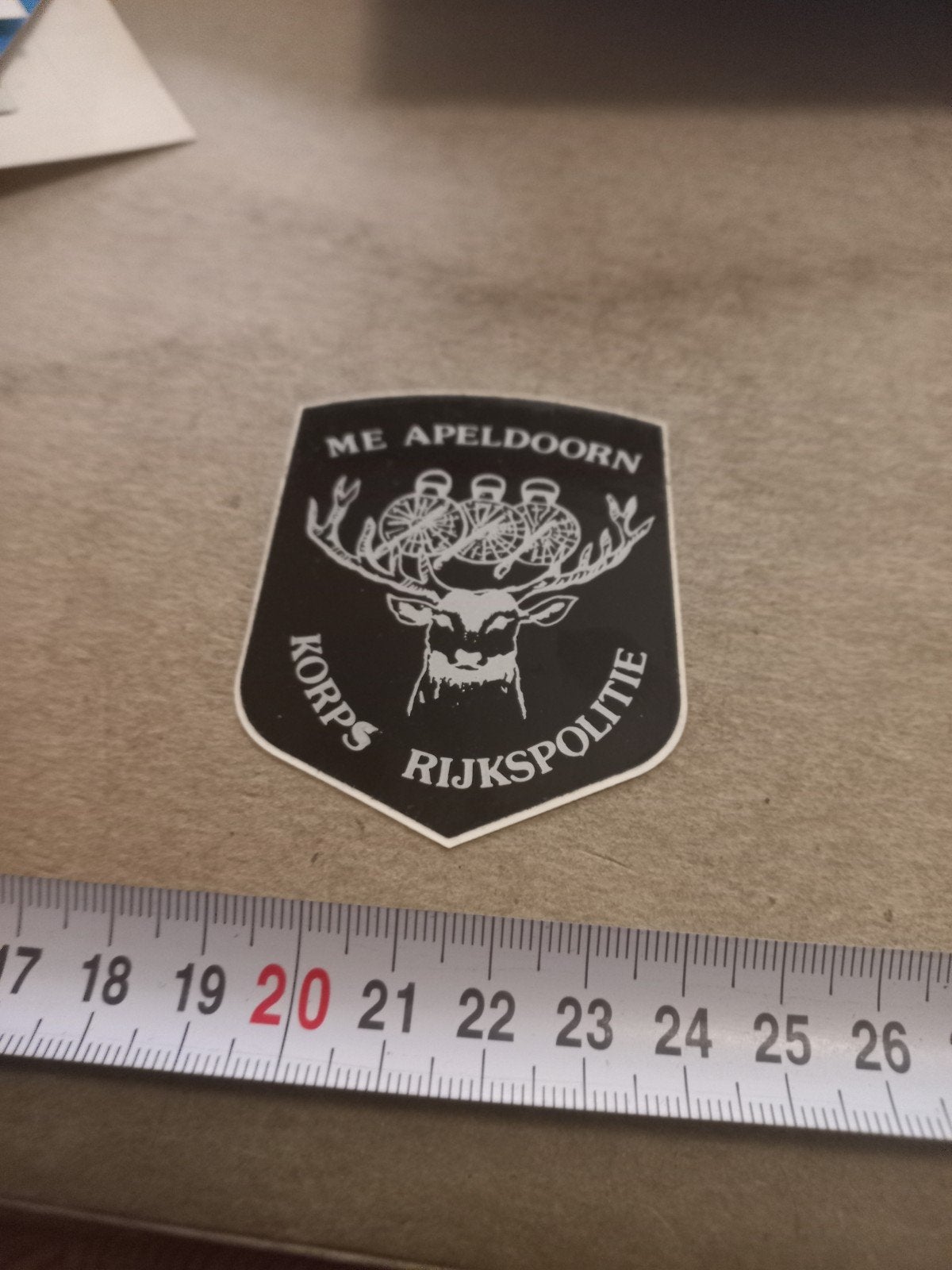 Vintage Korps Rijkspolitie ME Apeldoorn sticker, Verzamelen, Ophalen of Verzenden, Gebruikt, Overige typen