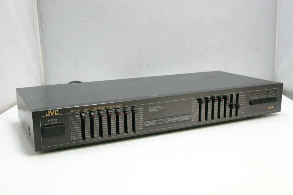 JVC SEA-12 is een grafische equalizer, Audio, Tv en Foto, Ophalen of Verzenden, Zo goed als nieuw, Stereo, JVC