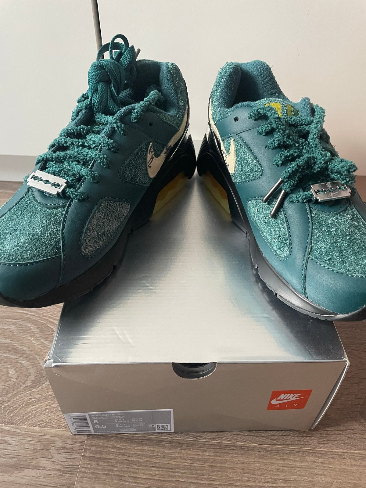 Nike Air 180 SP x Apron Limited Edition - Maat 41, Ophalen of Verzenden, Nieuw, Overige kleuren, Sneakers of Gympen