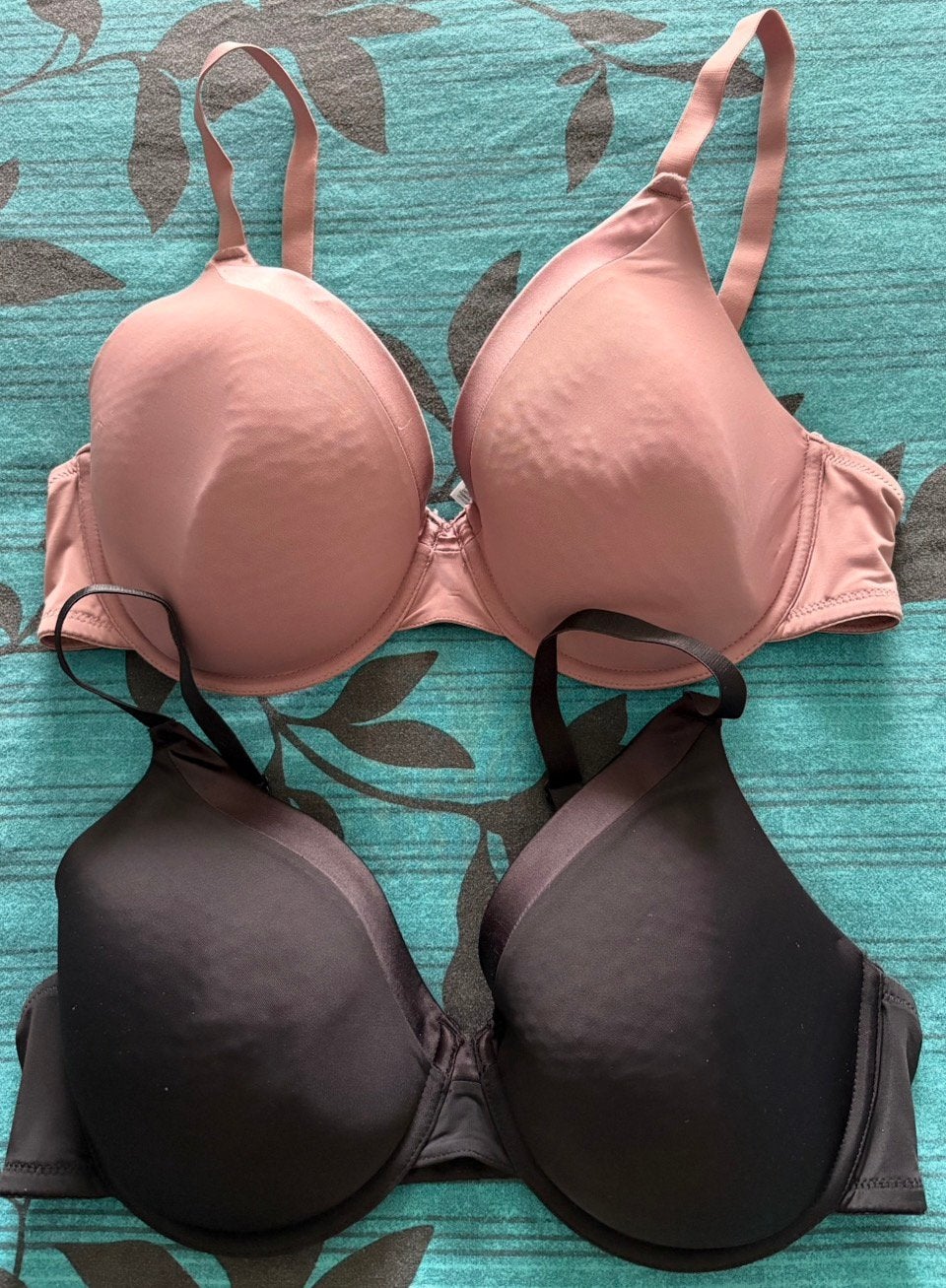 Set van 2 Primark BH's: Zwart en lila/paars  maat 85E, Kleding | Dames, Ophalen of Verzenden, Zwart, BH