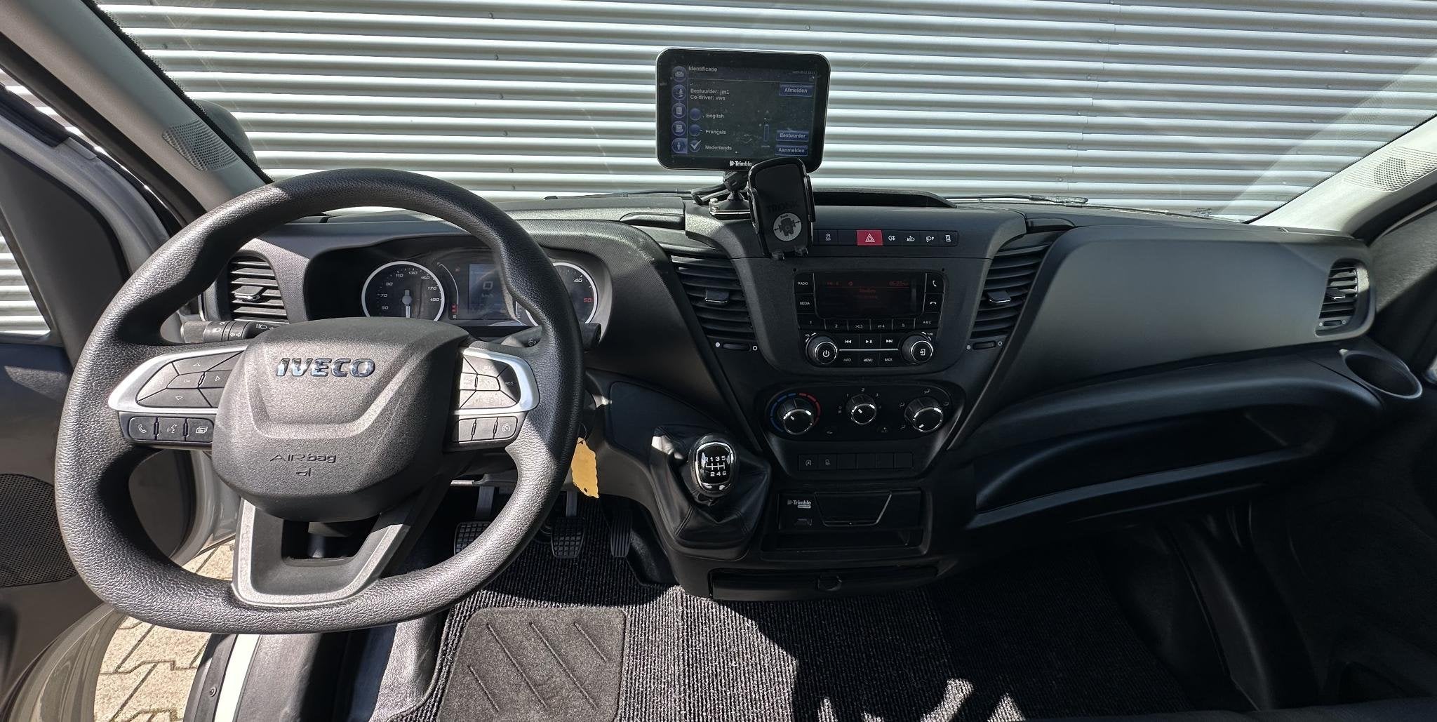 Iveco Daily 35S14V 2.3 410L L4 H2 SUPER LANG, Auto's, Gebruikt, Euro 6, Iveco, Wit