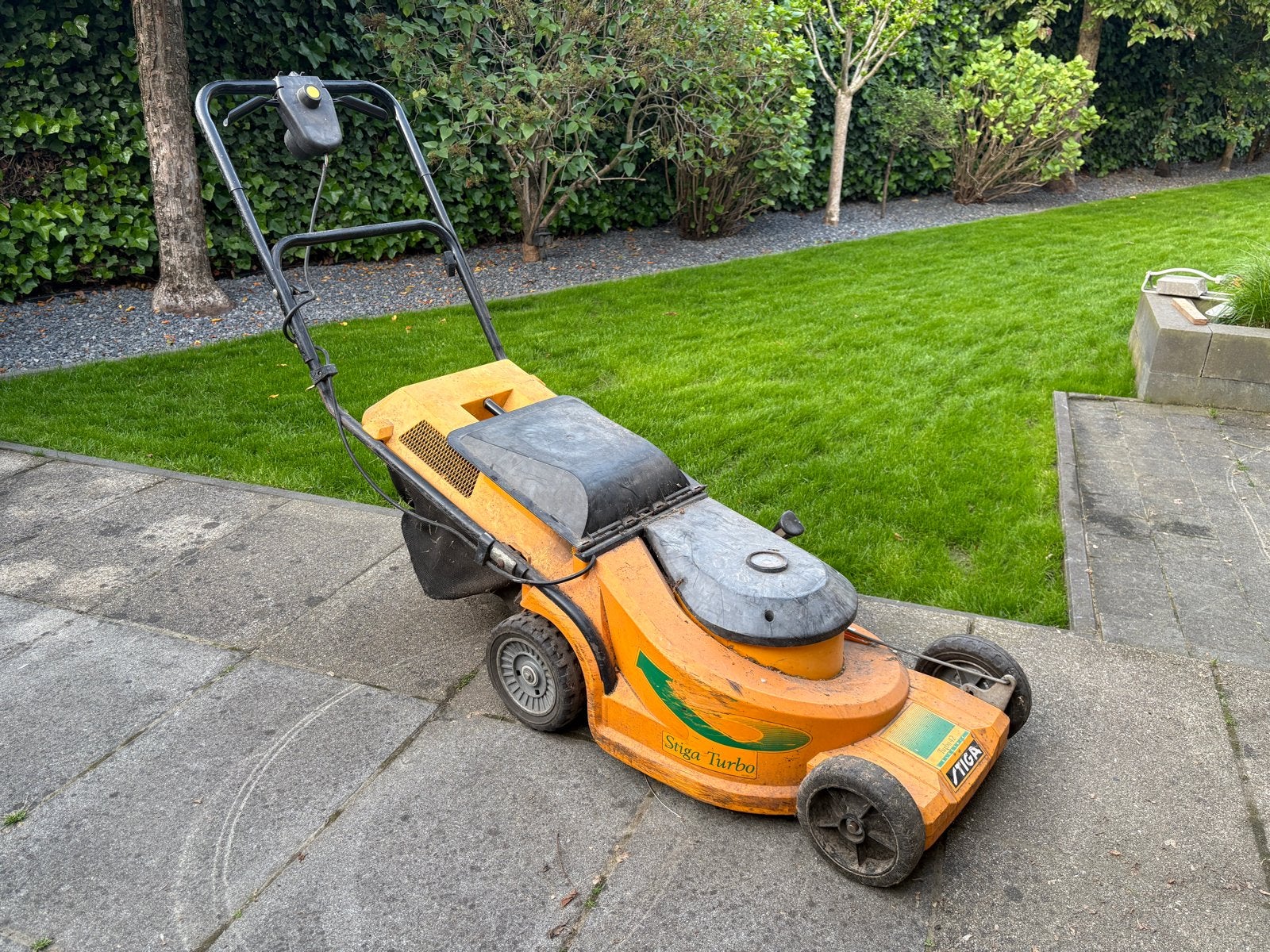 Stiga Turbo 42 elektrische grasmaaier, Ophalen, Cirkelmaaier, Gebruikt, Elektrische grasmaaier