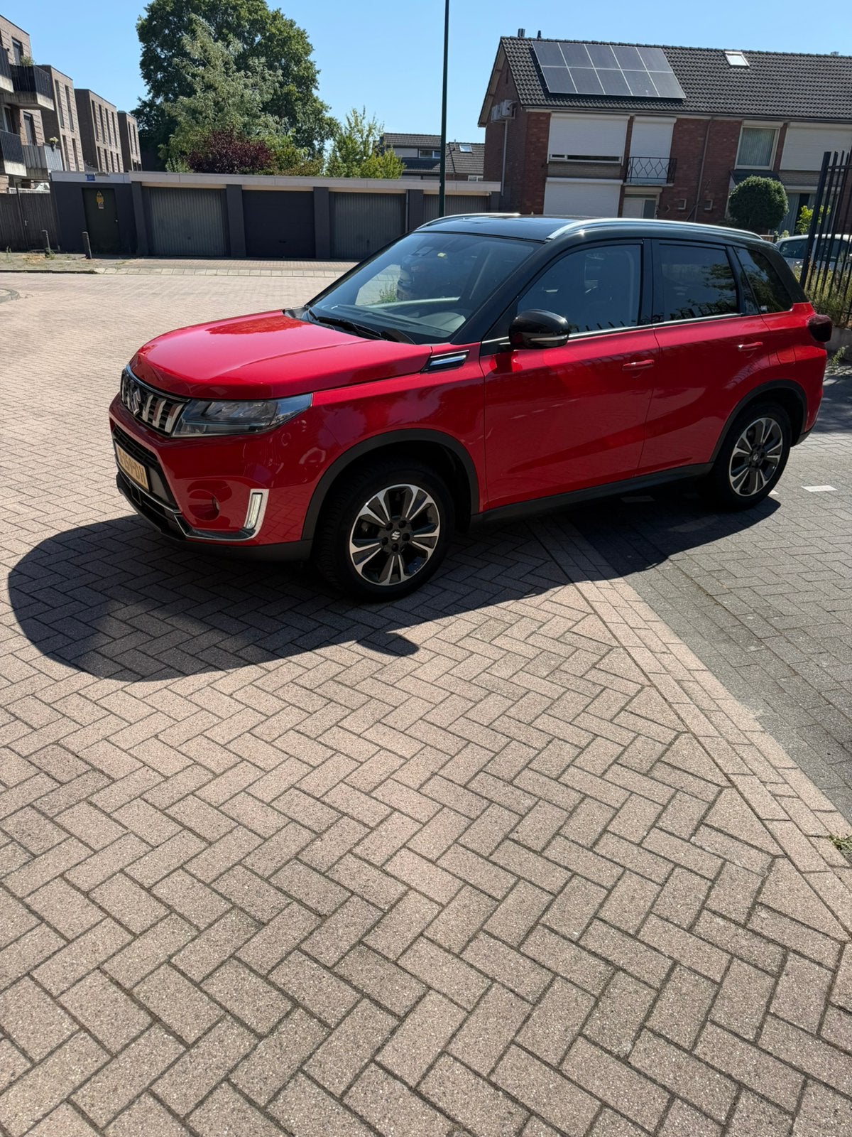 Suzuki Vitara 1.4 Boosterjet 129pk Smart Hybrid 2022 Rood, Stof, 4 cilinders, 129 pk, 49 €/maand