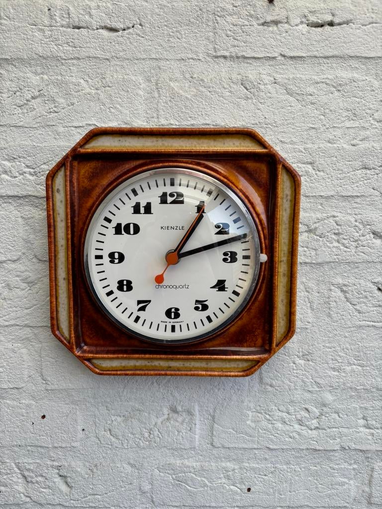 Vintage keramische wandklok Kienzle West Duitsland, Huis en Inrichting, Woonaccessoires | Klokken, Ophalen of Verzenden, Gebruikt