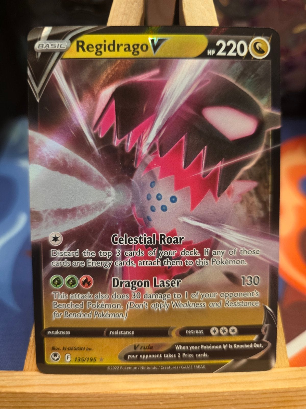 Pokemon Silver Tempest Ragdrago V 135/195, Verzenden, Zo goed als nieuw, Losse kaart, Foil