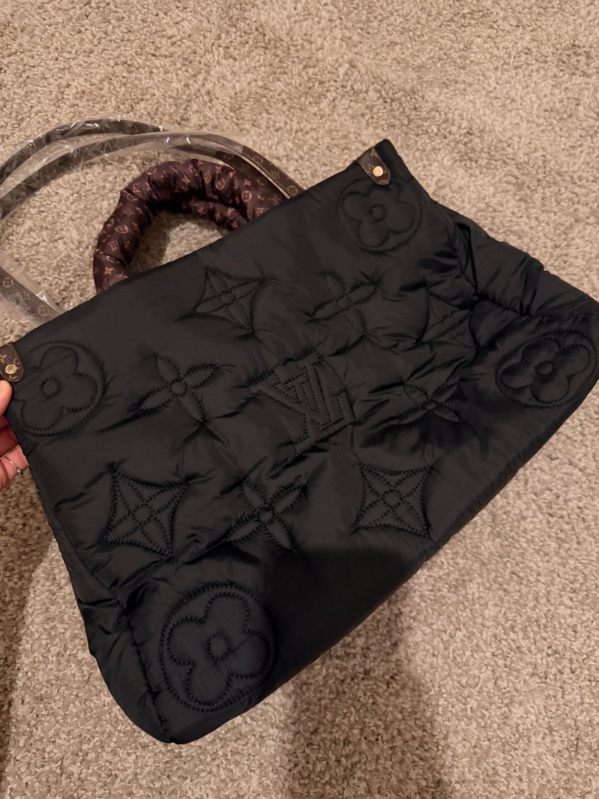 Zwarte gewatteerde tas met Louis Vuitton details, Ophalen of Verzenden, Nieuw, Zwart, Handtas