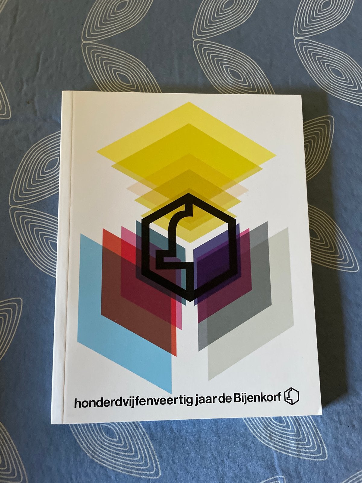 Honderdvijfenveertig jaar de Bijenkorf, Ophalen of Verzenden, Nieuw, Nederland