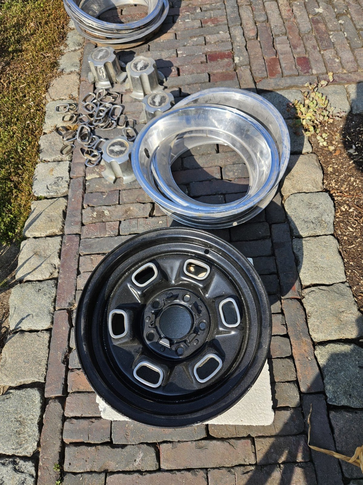Chevrolet 4 X ,14 inch velgen met de officiële idem,s, Ophalen, Gebruikt