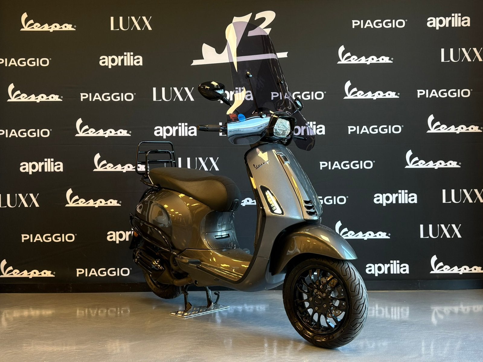 Vespa Sprint | Agaat Grijs | Snor | 2021 | 13166 km