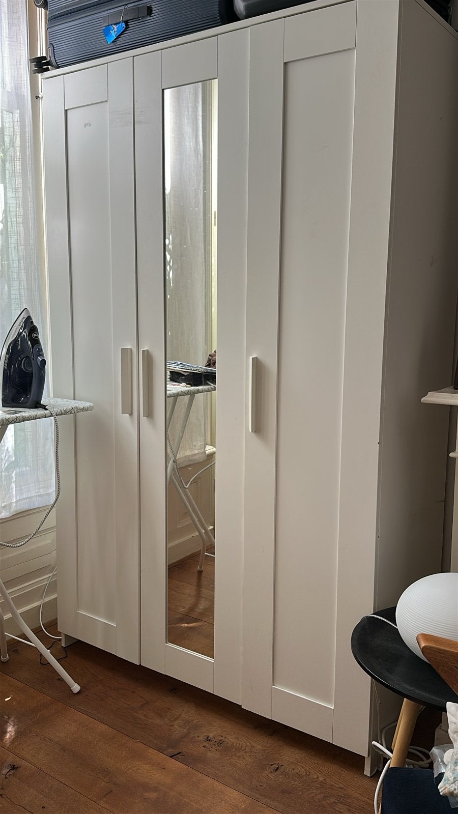 Ikea Witte kledingkast met spiegeldeur, Gebruikt, 100 tot 150 cm, Ophalen of Verzenden, 150 tot 200 cm