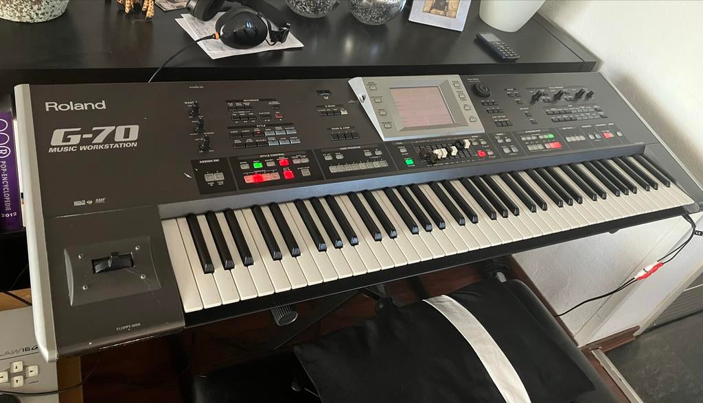 Roland G70 Keyboard - Professioneel Arranger Workstation, Ophalen, Gebruikt, Roland, Aanslaggevoelig