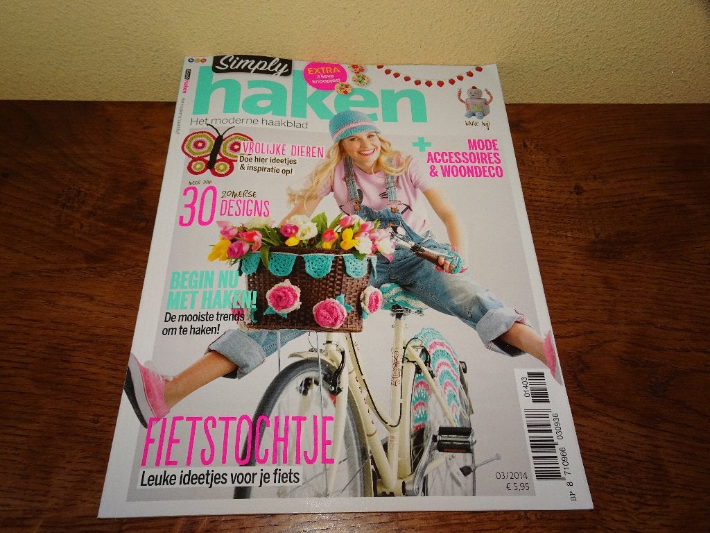 Simply haken 03/2014  met meer dan 30 zomerse designs, Hobby en Vrije tijd, Ophalen of Verzenden, Zo goed als nieuw, Haken, Patroon of Boek