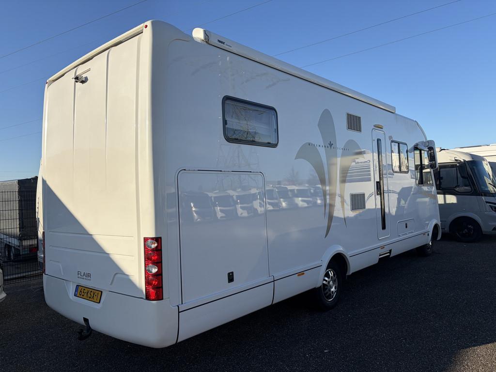 NIESMANN BISCHOFF FLAIR 8000 iLW 3.0 Aut Lengtebedden Lithiu, Caravans en Kamperen, Campers, Niesmann+Bischoff, Galliersweg 39
5349AT  OSS, NL