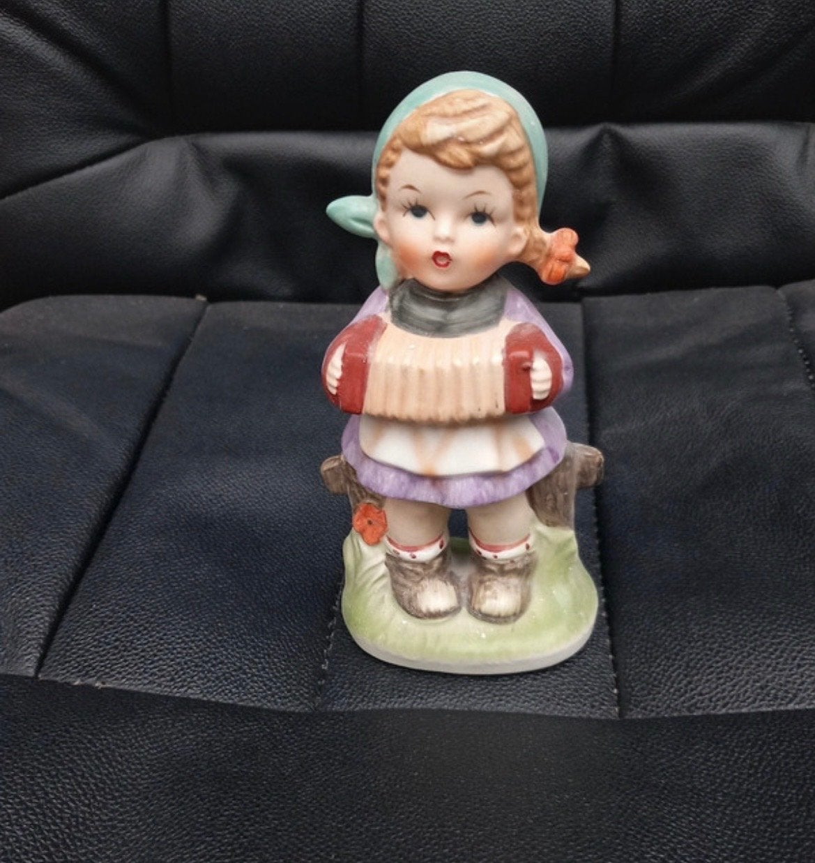 Vintage beeldje meisje met accordeon, Ophalen of Verzenden, Gebruikt, Mens