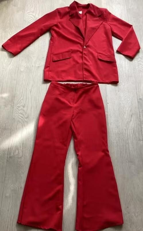 Rood dames kostuum broekpak maat 56, Ophalen of Verzenden, Zo goed als nieuw, Rood, Jasje of Colbert