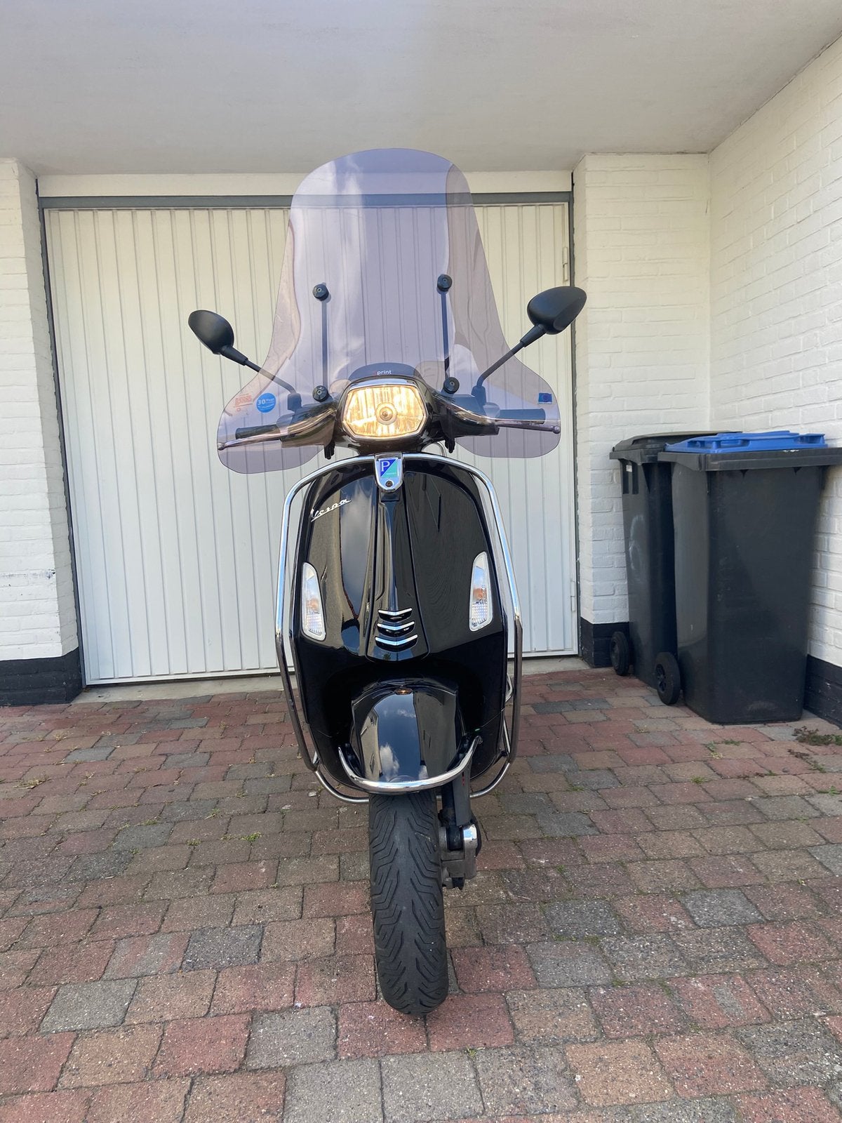Vespa sprint 2018 glans zwart full option, Ophalen of Verzenden, Zo goed als nieuw