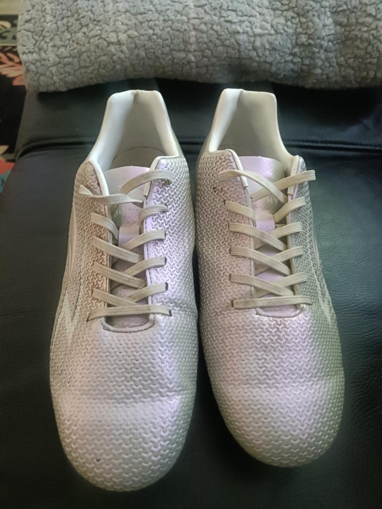 Dutchy voetbalschoenen maat 42, Sport en Fitness, Voetbal, Ophalen
