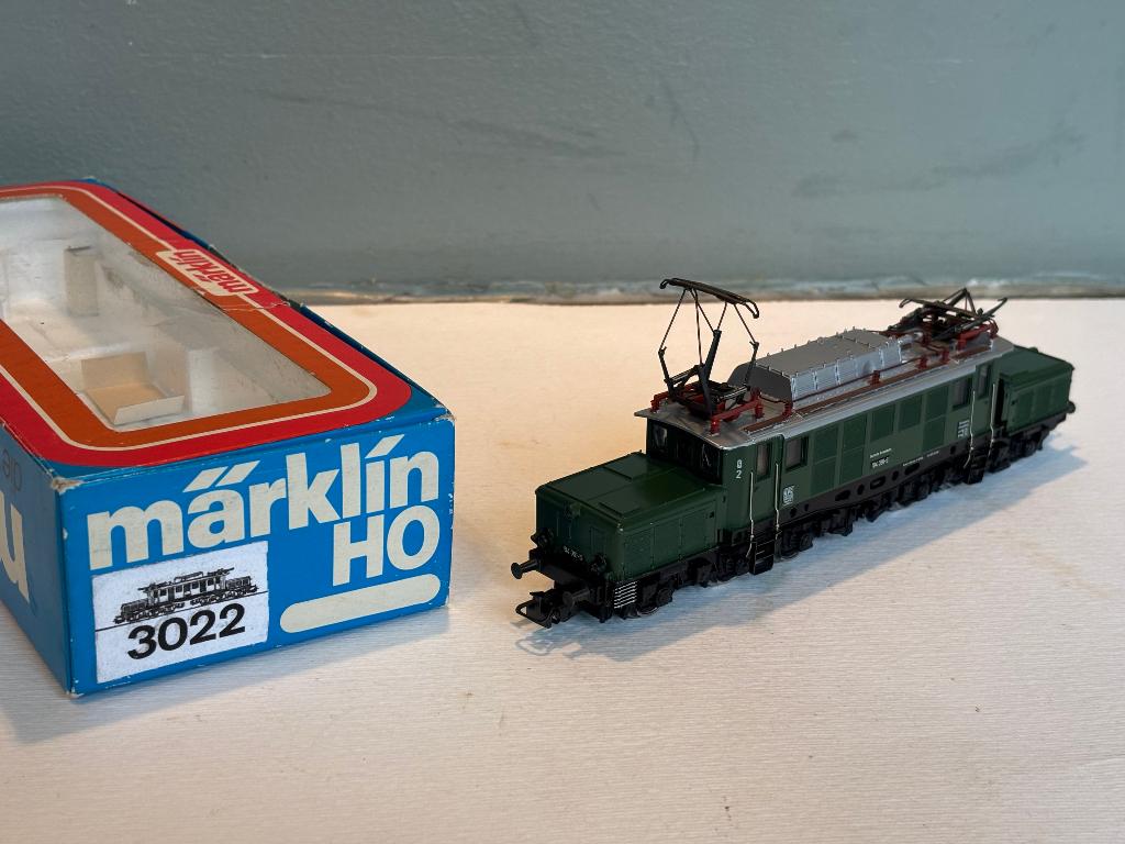 Märklin 3022 E-loc "krokodil" BR E94 van de DB, Wisselstroom, Locomotief, Ophalen of Verzenden, Zo goed als nieuw