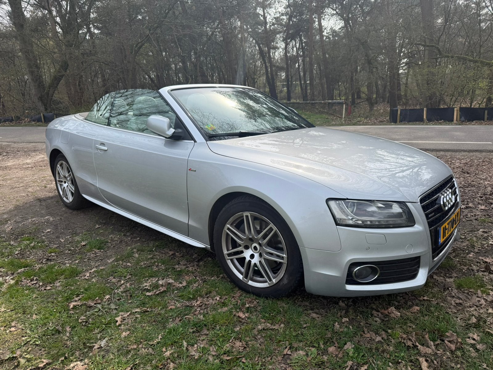 Audi A5 3.0 TDI Cabriolet Quattro S-tr 2011 Grijs, Auto's, Audi, Automaat, 15 km/l, Cabriolet, 4 stoelen