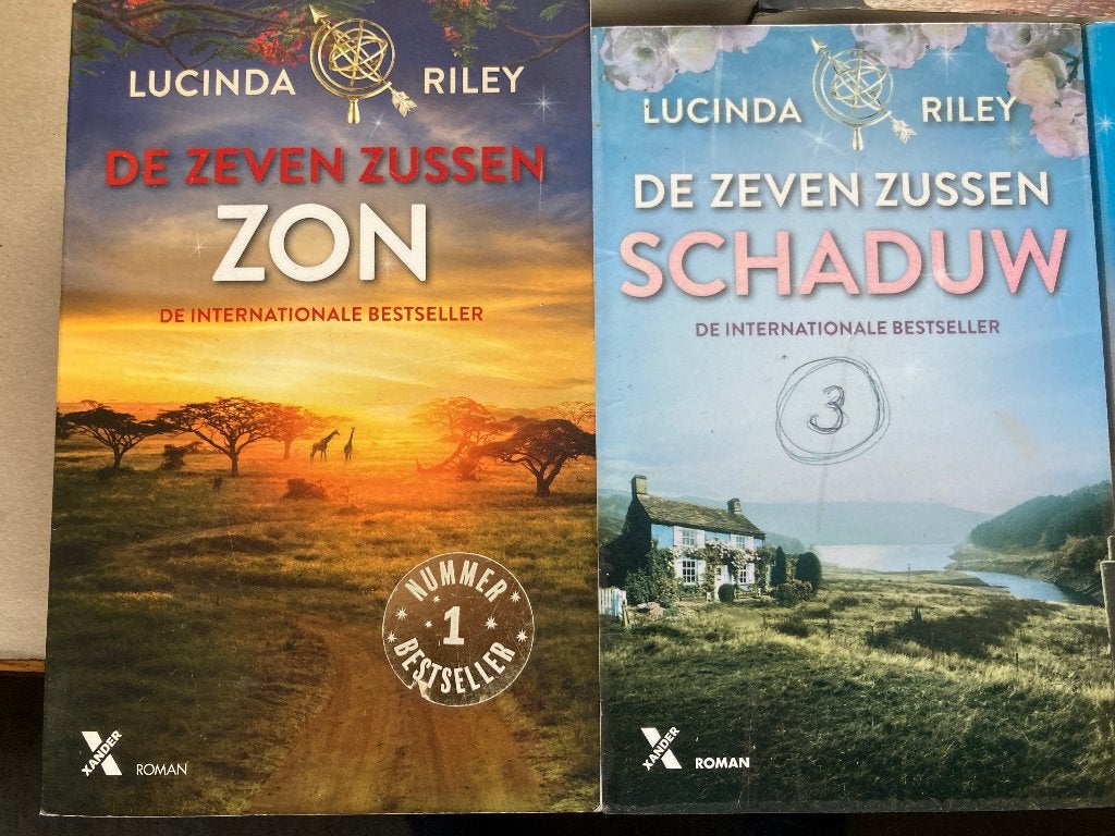 T.K. nog 4 boeken van Lucinda Riley Zie actuele lijst, Ophalen of Verzenden, Gelezen, Lucinda Riley, Wereld overig