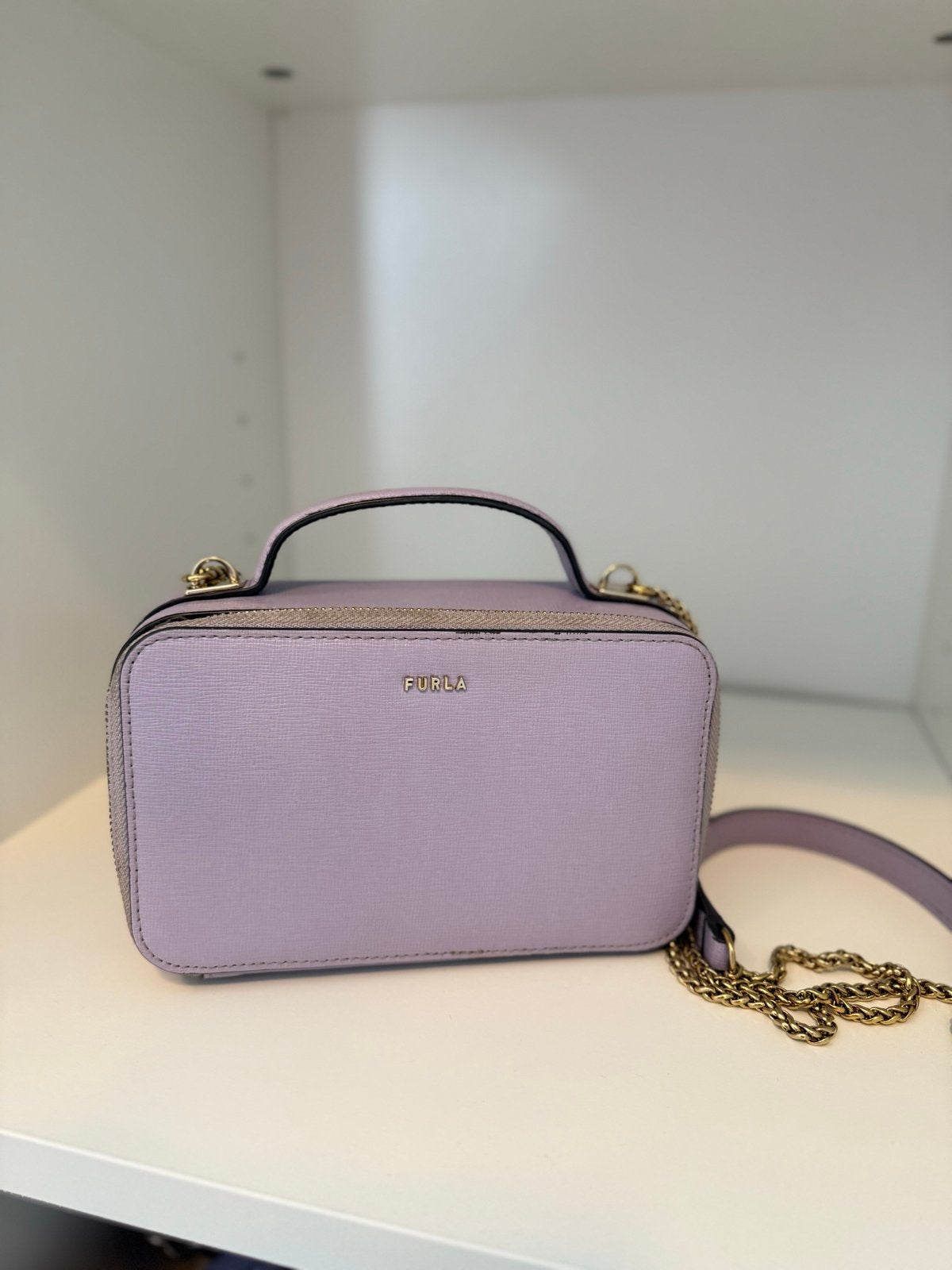 Furla schoudertasje lila, Ophalen of Verzenden, Zo goed als nieuw, Paars, Schoudertasje