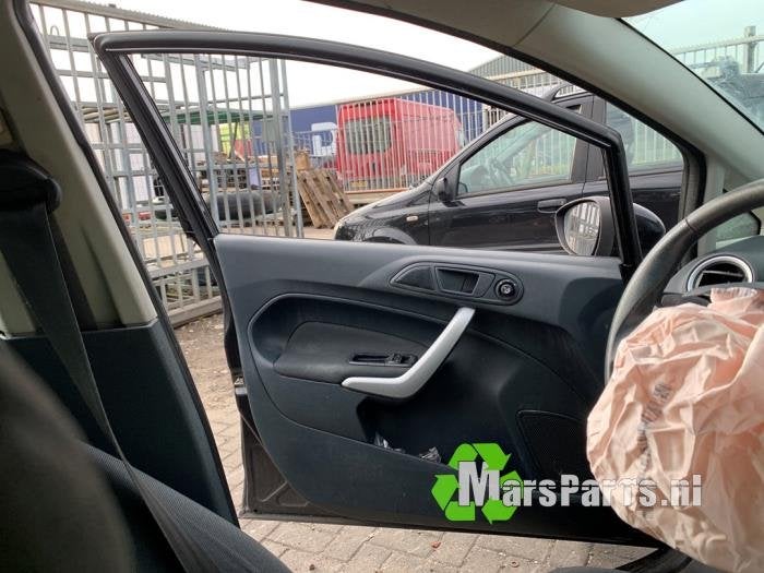 Portier 4Deurs links-voor van een Ford Fiesta, Gebruikt, -, Deur, -