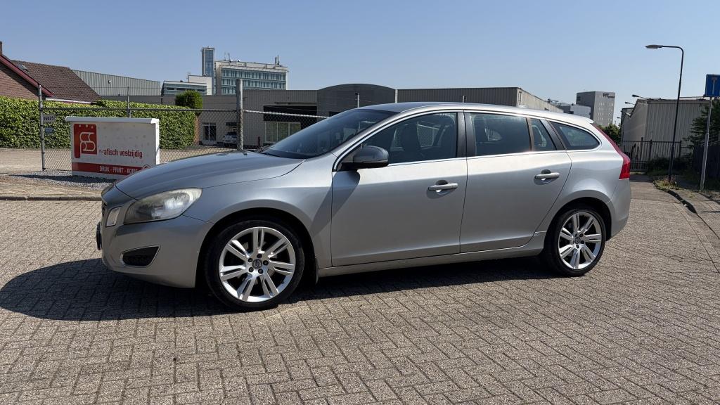Volvo V60 2.0 D3 Momentum I Leder I Clima I APK NIEUW, Auto's, Volvo, Bedrijf, Te koop, V60, ABS, Airbags, Airconditioning, Alarm
