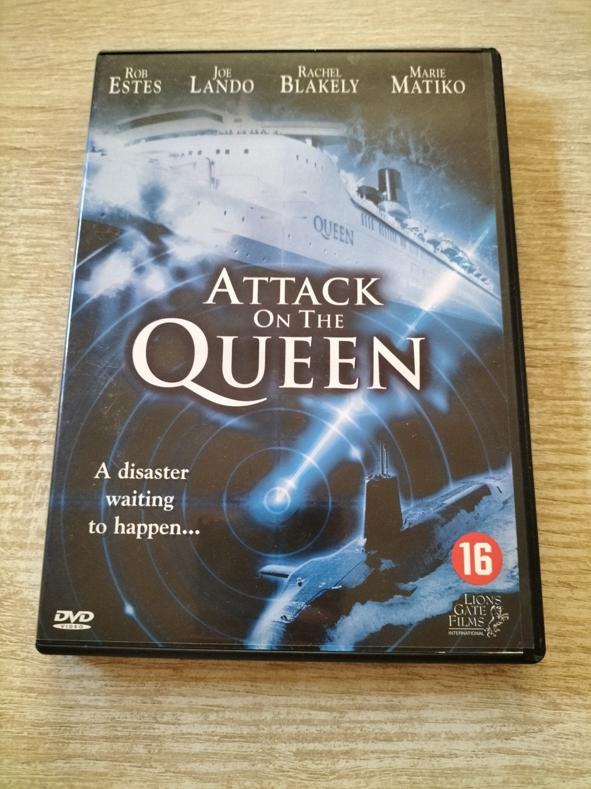 Attack on the Queen, Ophalen of Verzenden