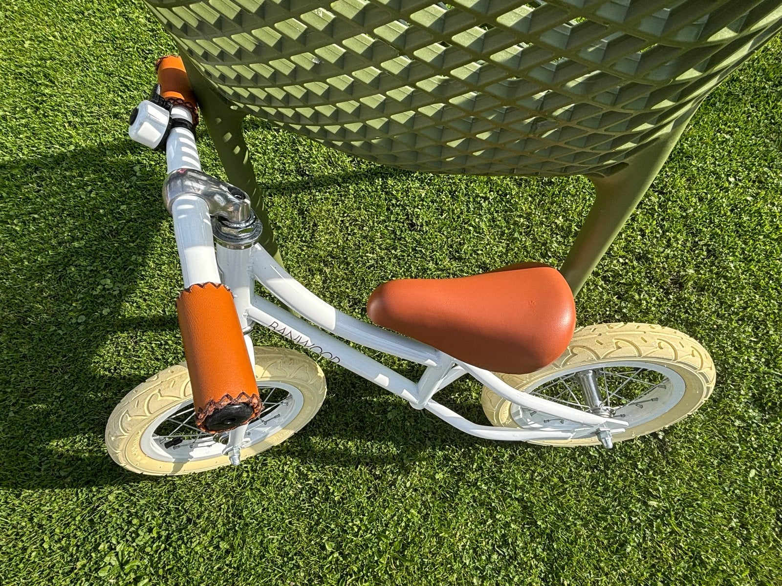 ZGAN Banwood loopfiets wit met bruine accenten, Ophalen, Zo goed als nieuw, Minder dan 16 inch
