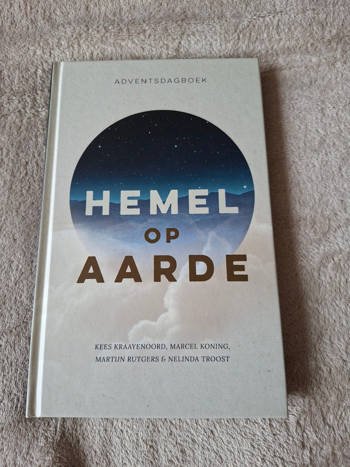 Marcel Koning - Hemel op aarde nieuw, Boeken, Ophalen of Verzenden, Zo goed als nieuw, Marcel Koning; Kees Kraayenoord; Martijn Rutgers; Nelinda Troost