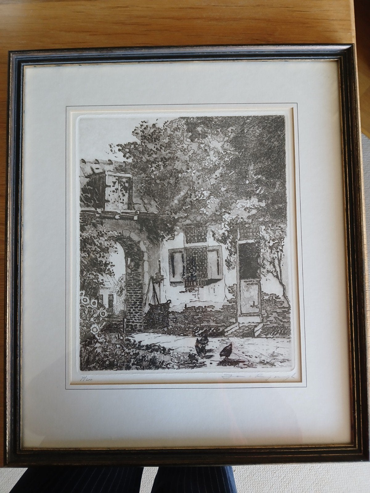 Gesigneerde en genummerde ets van een boerderij, Antiek en Kunst, Dagelijks leven, Genummerd, Ophalen of Verzenden, 1950 - 1999